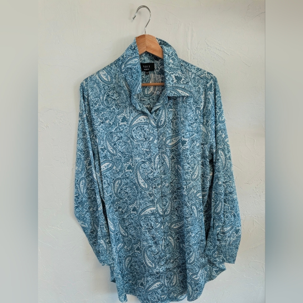 Vici Blue Paisley Shirt Dress . NEW WITHOUT TAGS